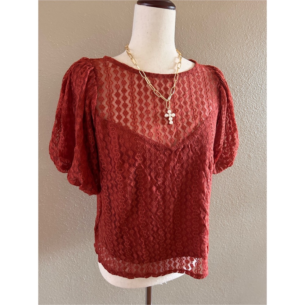 Lace embroidered short puff sleeve blouse - Picture 6 of 8